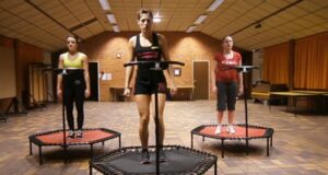 cvičenie na trampolíne jumping