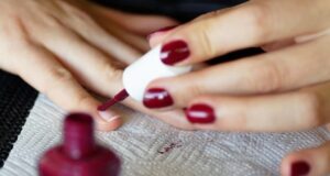 ako na správne lakovanie nechtov?