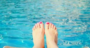 opuchnuté nohy nad vodou