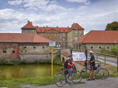 Česká cesta, čiže Via Bohemica. Cyklotúra po jej slovenskej časti Zámok v Holíči