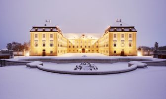 Osobný Versailles princa Eugena Savojského v kráse zimy | Tip na skvelý rodinný výlet zámok Schloss Hof v zime