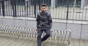 aké nohavice? chinos, joggery, rifle...