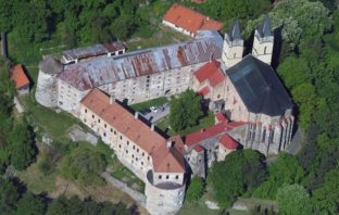 Hronský Beňadik kláštor a gotický kostol