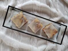 osie hniezda koláč na plech