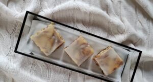 osie hniezda koláč na plech