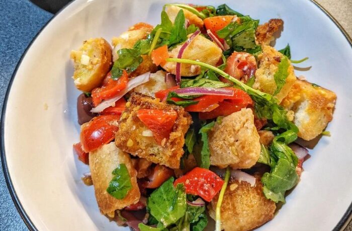 panzanella recept na šalát zo starého pečiva