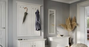 biely nábytok je IN