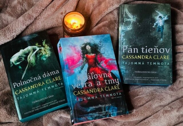 YA séria Tajomná temnota