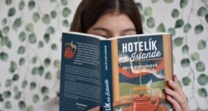 Hotelík na Islande Julie Caplin