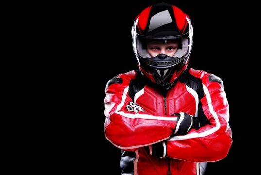 motorka a správna kombinéza