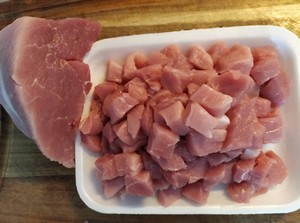 mäso do guláša