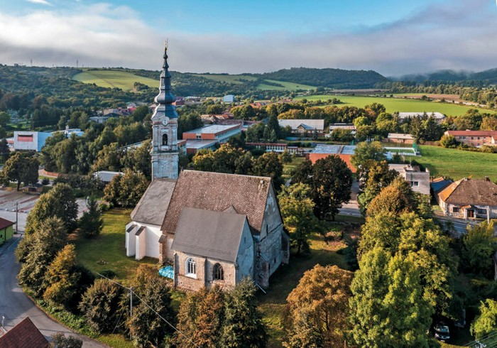 Reformovaný kostol v Plešivci