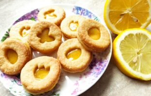 linecké koláčiky s lemon curd recept