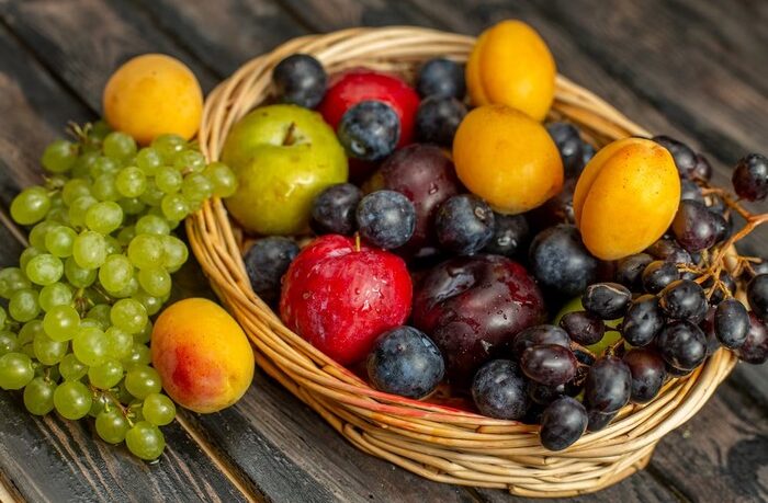 vínne mušky a ovocie