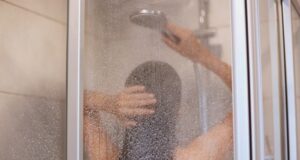 ako vyčistiť sprchovací kút