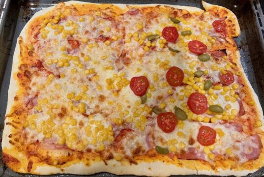 pizza-upecena-na-plechu