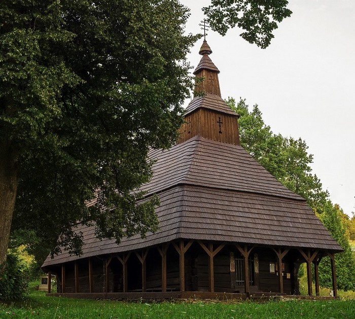 poloniny-dreveny-kostolik