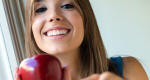 8-najhorsich-potravin-pre-vase-zuby