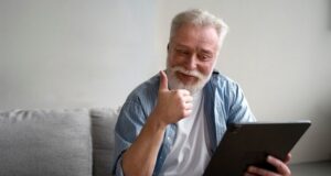 stary-muz-afaslovnik-aplikacia