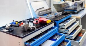 s-vozikom-na-naradie