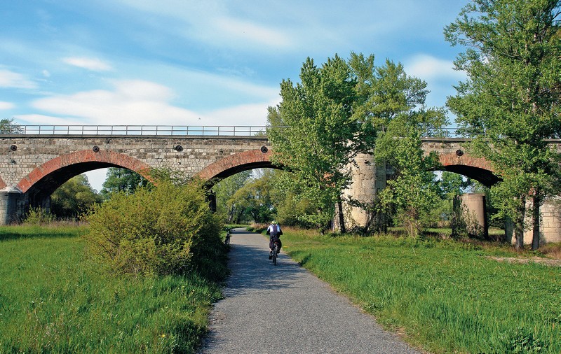 Pri-zeleznicnom-moste-do-Marcheggu