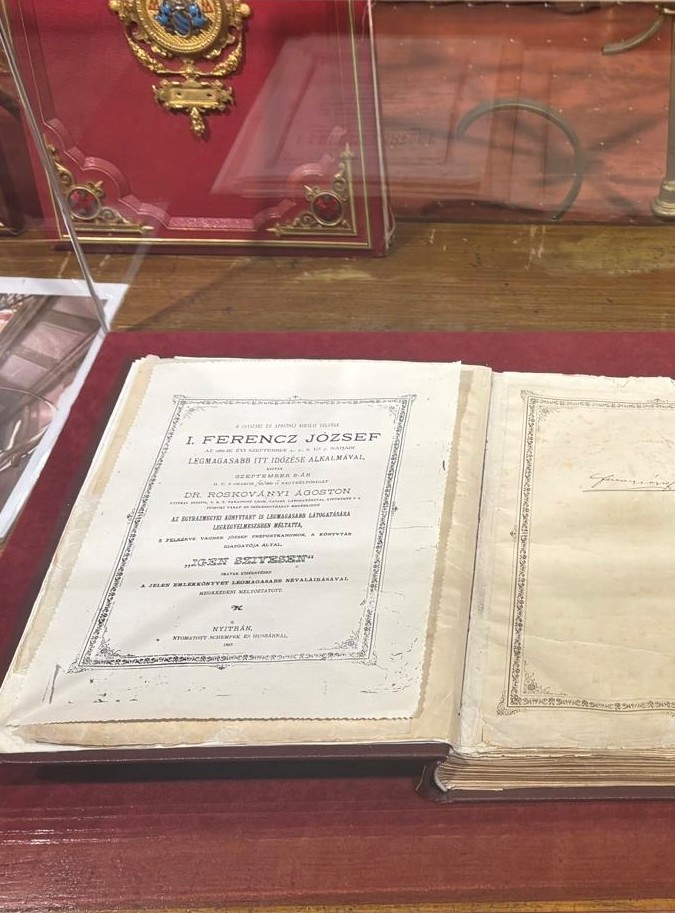 diecezna-kniznica-kniha-otvorena