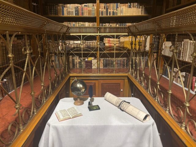 diecezna-kniznica-nitra-stol-dokumenty