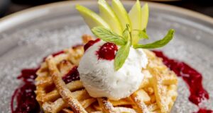 krehky-jablkovy-tart-so-zmrzlinou