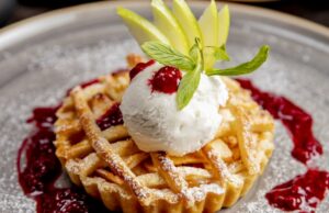 krehky-jablkovy-tart-so-zmrzlinou