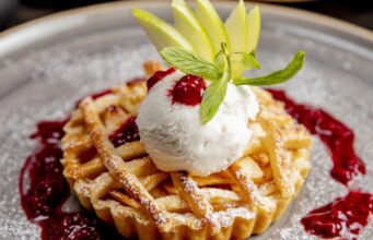 krehky-jablkovy-tart-so-zmrzlinou