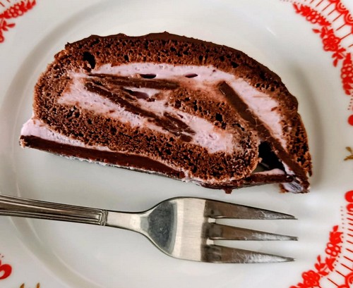 kusok-kinder-pingui-rolady